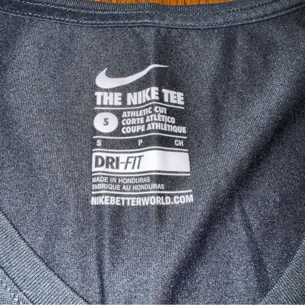 The Nike Tee Dri Fit Women’s Size Small Long Sleeve Tee Athletic Cut V-Neck - Picture 4 of 4